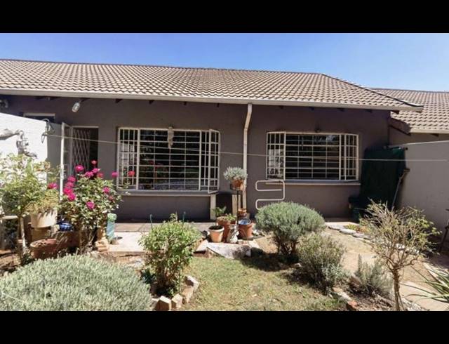 2 BEDROOM SIMPLEX FOR SALE IN KLOPPERPARK